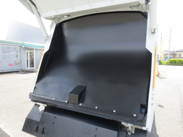 三菱ふそうキャンターパッカー車（塵芥車）小型（2t・3t）[写真10]