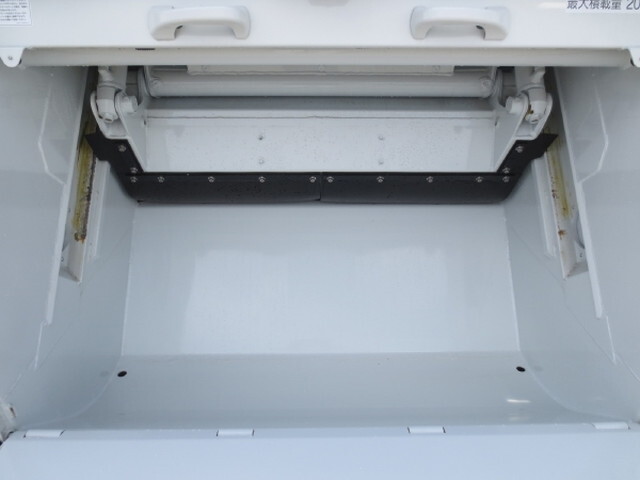 三菱ふそうキャンターパッカー車（塵芥車）小型（2t・3t）[写真12]