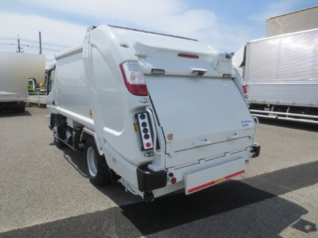 三菱ふそうキャンターパッカー車（塵芥車）小型（2t・3t）[写真02]