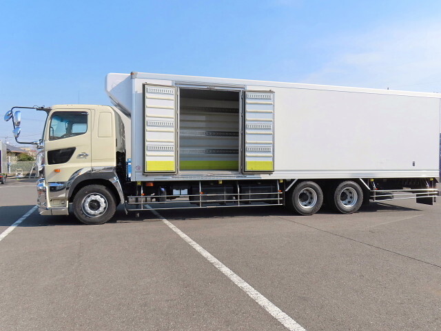 日野プロフィア冷凍車（冷蔵車）大型（10t）[写真26]