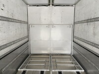 いすゞギガアルミウイング大型（10t）[写真13]