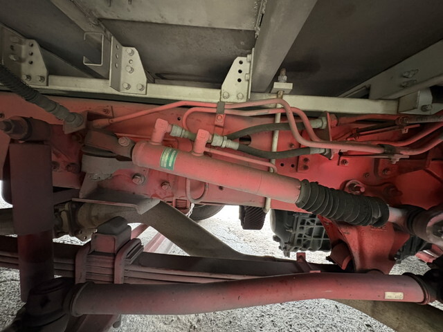 いすゞギガアルミウイング大型（10t）[写真25]