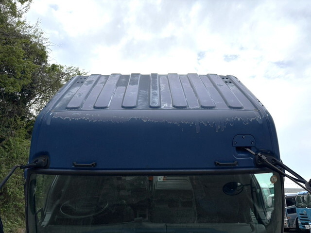 いすゞギガアルミウイング大型（10t）[写真36]