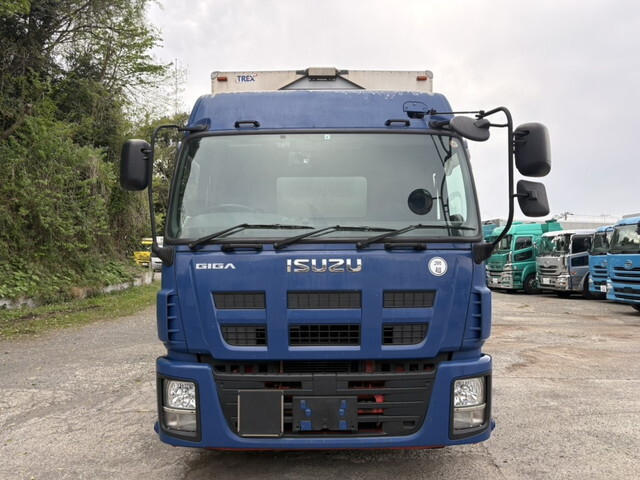 いすゞギガアルミウイング大型（10t）[写真05]