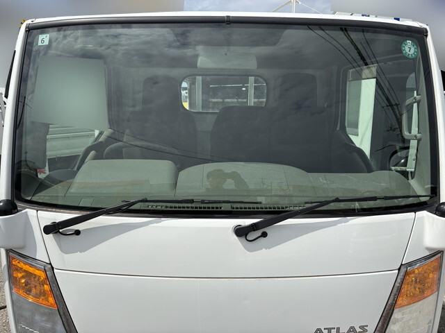 日産アトラス平ボディ小型（2t・3t）[写真11]