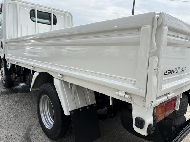 日産アトラス平ボディ小型（2t・3t）[写真02]