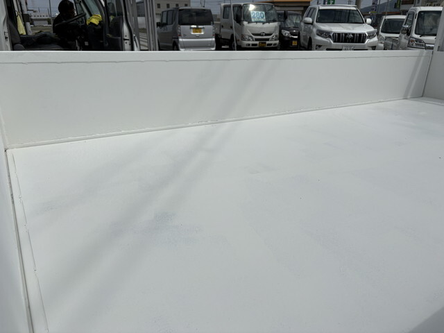 日産アトラス平ボディ小型（2t・3t）[写真25]