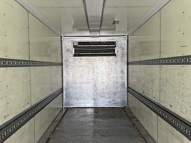 日野プロフィア冷蔵冷凍ウイング大型（10t）[写真12]