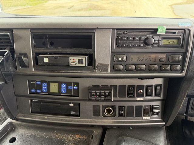 日野プロフィア冷蔵冷凍ウイング大型（10t）[写真34]