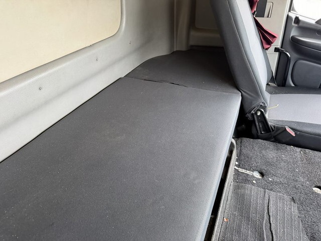 日野プロフィア冷蔵冷凍ウイング大型（10t）[写真37]