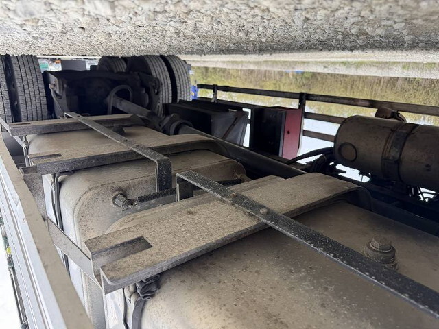 UDトラックスクオンアルミウイング大型（10t）[写真23]