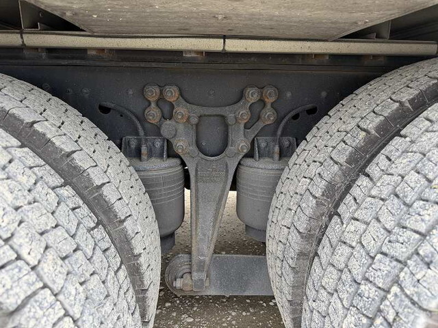 UDトラックスクオンアルミウイング大型（10t）[写真28]