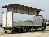 UDトラックスクオンアルミウイング大型（10t）[写真02]