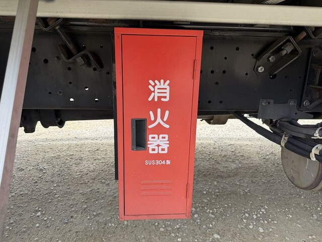 UDトラックスクオンアルミウイング大型（10t）[写真32]