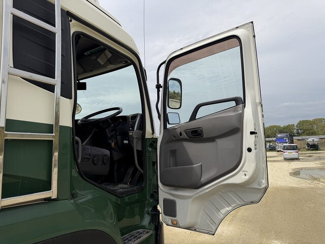 UDトラックスクオンアルミウイング大型（10t）[写真33]