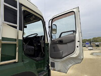 UDトラックスクオンアルミウイング大型（10t）[写真34]