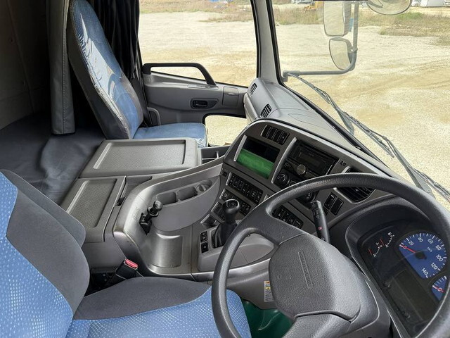 UDトラックスクオンアルミウイング大型（10t）[写真34]