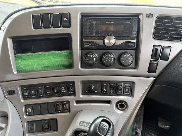 UDトラックスクオンアルミウイング大型（10t）[写真35]