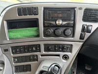 UDトラックスクオンアルミウイング大型（10t）[写真36]