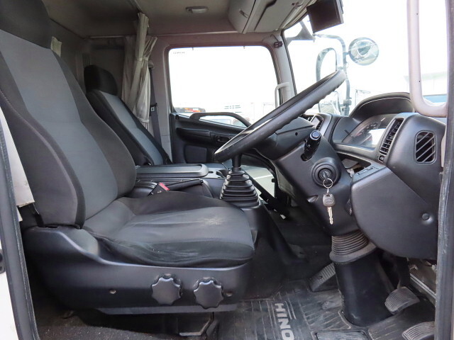 日野レンジャー冷凍車（冷蔵車）増トン（6t・8t）[写真18]