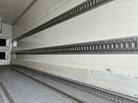 いすゞフォワード冷凍車（冷蔵車）中型（4t）[写真12]