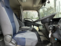 いすゞフォワード冷凍車（冷蔵車）中型（4t）[写真19]