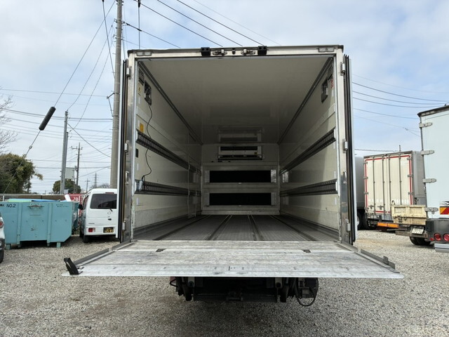 いすゞフォワード冷凍車（冷蔵車）中型（4t）[写真33]