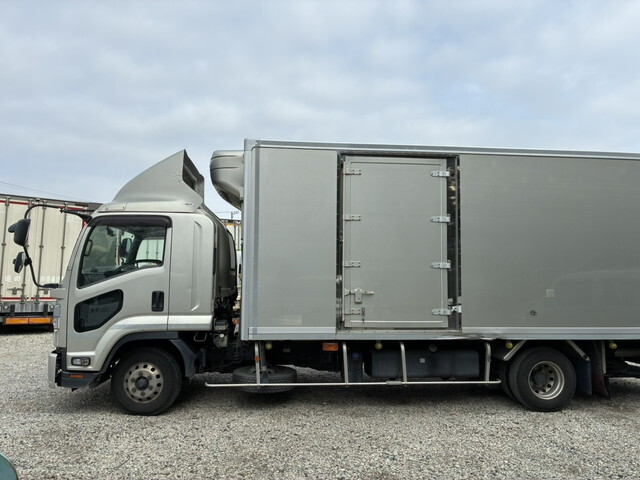 いすゞフォワード冷凍車（冷蔵車）中型（4t）[写真06]