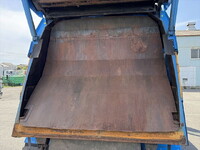 三菱ふそうファイターパッカー車（塵芥車）中型（4t）[写真16]