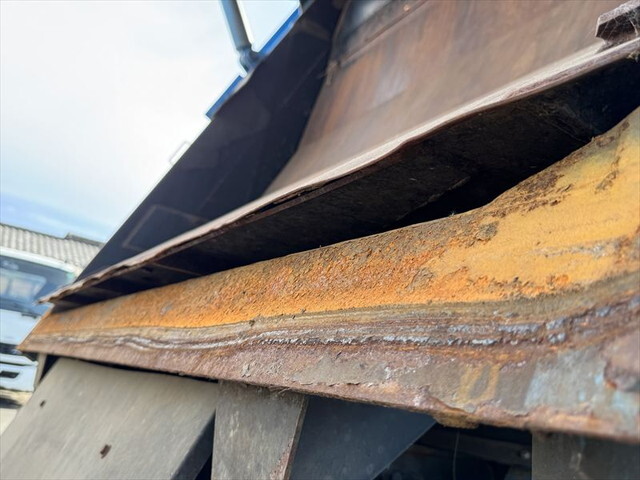 三菱ふそうファイターパッカー車（塵芥車）中型（4t）[写真16]