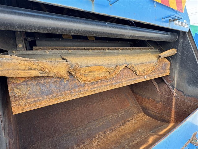 三菱ふそうファイターパッカー車（塵芥車）中型（4t）[写真06]