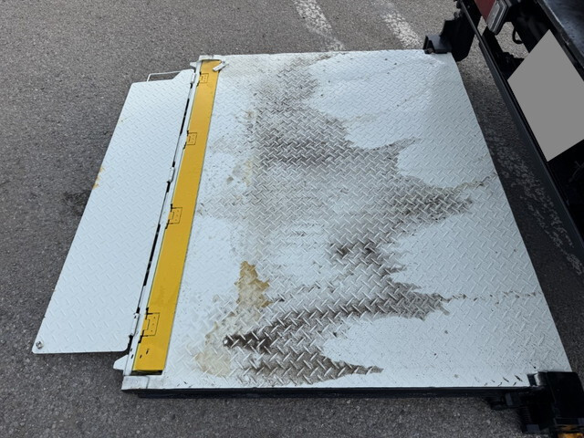 日野デュトロアルミバン小型（2t・3t）[写真18]