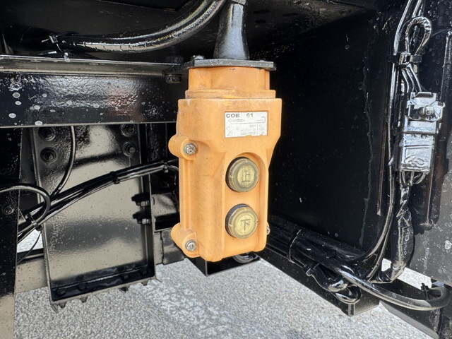 日野デュトロアルミバン小型（2t・3t）[写真31]