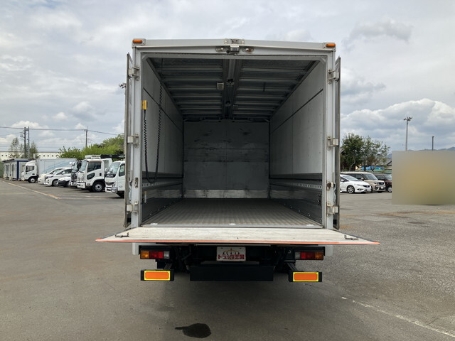 三菱ふそうキャンターアルミウイング小型（2t・3t）[写真11]