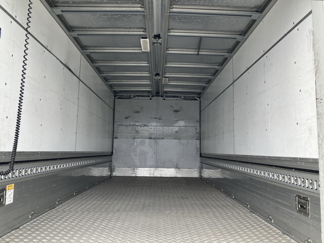 三菱ふそうキャンターアルミウイング小型（2t・3t）[写真13]