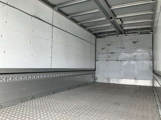 三菱ふそうキャンターアルミウイング小型（2t・3t）[写真14]