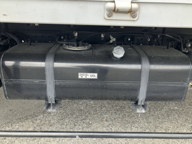 三菱ふそうキャンターアルミウイング小型（2t・3t）[写真25]