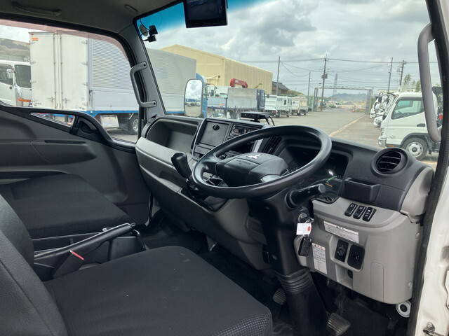 三菱ふそうキャンターアルミウイング小型（2t・3t）[写真34]