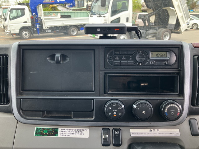 三菱ふそうキャンターアルミウイング小型（2t・3t）[写真37]