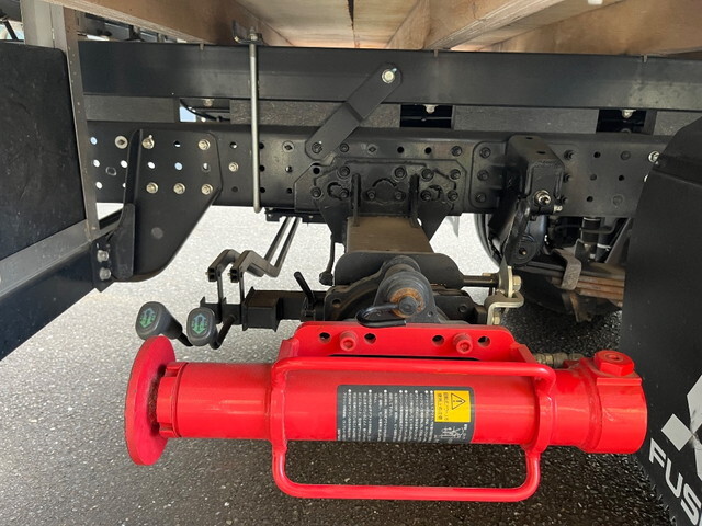 三菱ふそうキャンタークレーン6段小型（2t・3t）[写真21]