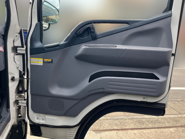 三菱ふそうキャンタークレーン6段小型（2t・3t）[写真31]