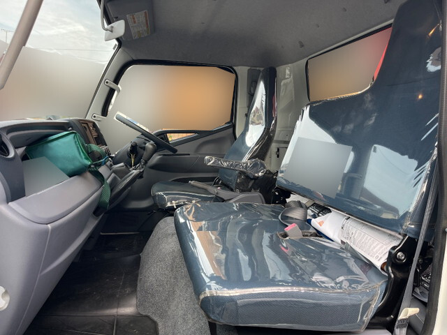 三菱ふそうキャンタークレーン6段小型（2t・3t）[写真32]