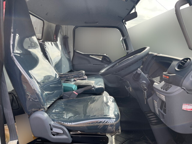 三菱ふそうキャンタークレーン6段小型（2t・3t）[写真33]