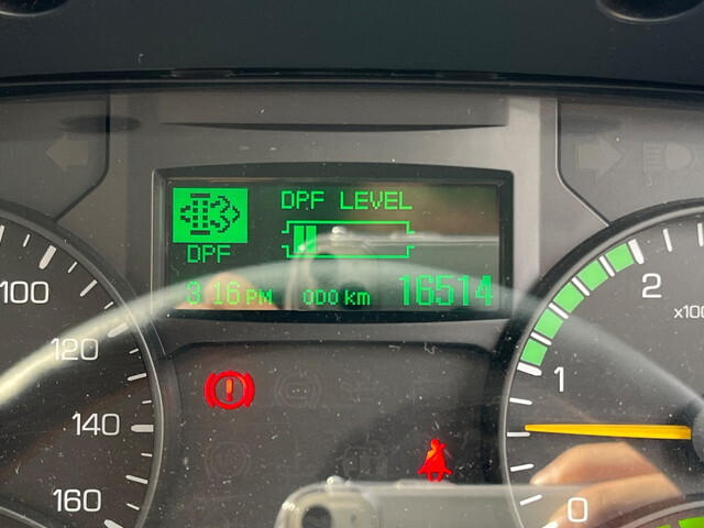 三菱ふそうキャンタークレーン6段小型（2t・3t）[写真36]