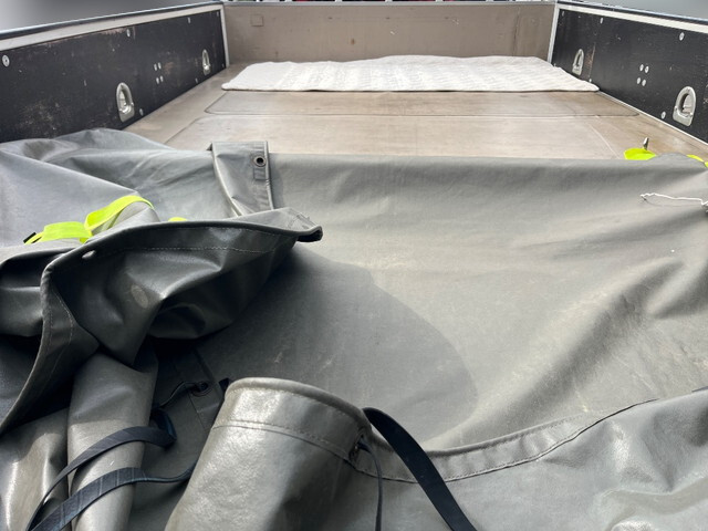 三菱ふそうキャンタークレーン6段小型（2t・3t）[写真09]