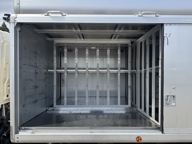 日野デュトロボトルバン小型（2t・3t）[写真17]