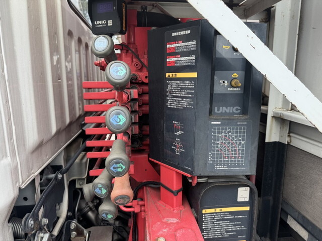 三菱ふそうキャンタークレーン3段小型（2t・3t）[写真12]