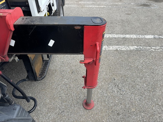 三菱ふそうキャンタークレーン3段小型（2t・3t）[写真15]