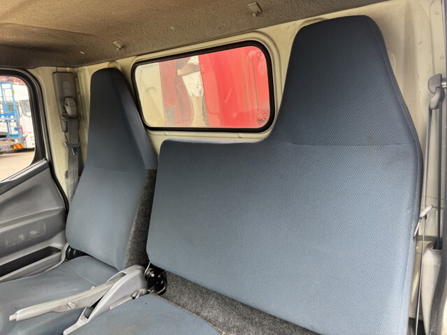 三菱ふそうキャンタークレーン3段小型（2t・3t）[写真26]