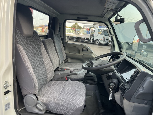 いすゞエルフクレーン3段小型（2t・3t）[写真20]